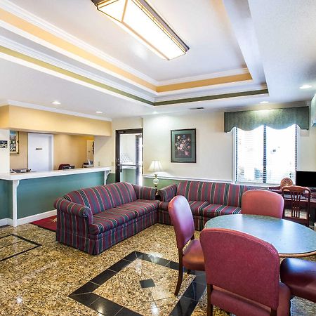 Relax Inn Milledgeville Interior photo